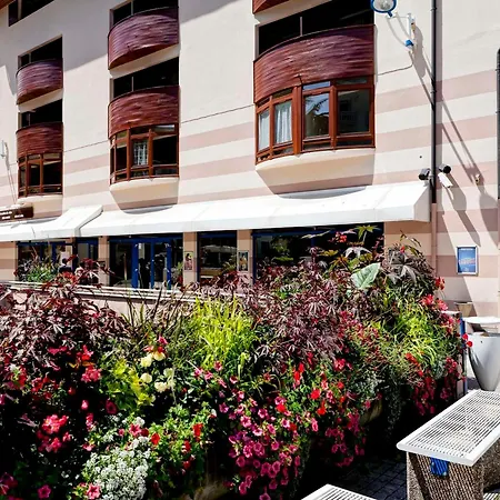 Confort 2 Pieces Au Centre Avec Wi-fi Et Parking - Fr-1-512-204 * Брид-Ле-Бэн